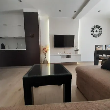 Lucky With Jacuzzi Appartement