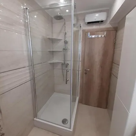 Lucky With Jacuzzi Apartamento *