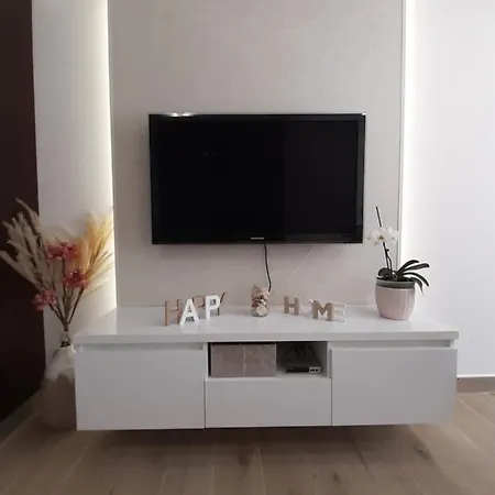 Lucky With Jacuzzi Apartamento