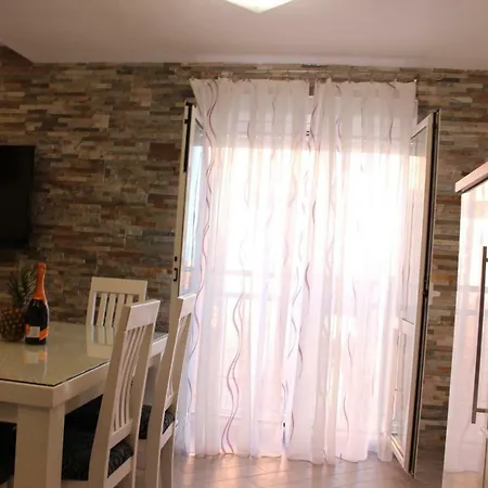 Lucky With Jacuzzi * Trogir