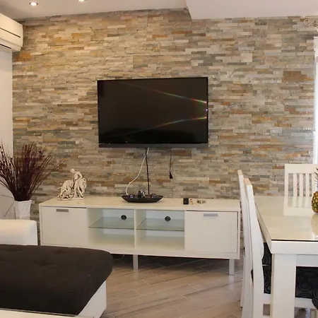 Lucky With Jacuzzi Apartamento *