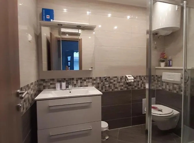 شقة Lucky With Jacuzzi تروغير