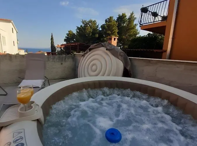 Lucky With Jacuzzi * تروغير
