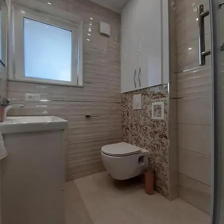 Lucky With Jacuzzi Apartment *