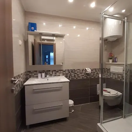 Διαμέρισμα Lucky With Jacuzzi Τρογκίρ