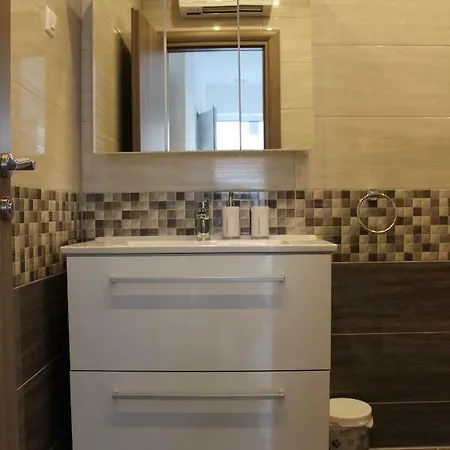 Apartment Lucky With Jacuzzi Trogir
