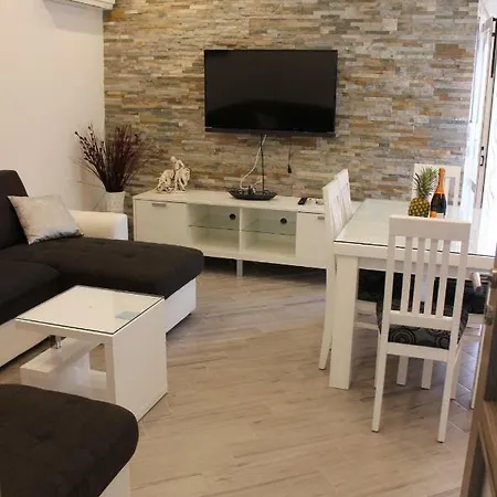 Apartment Lucky With Jacuzzi Trogir