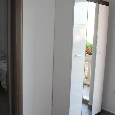 Lucky With Jacuzzi Apartment *