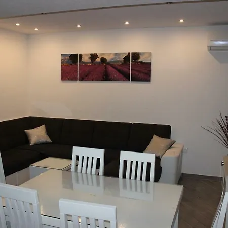 Lucky With Jacuzzi Apartment *