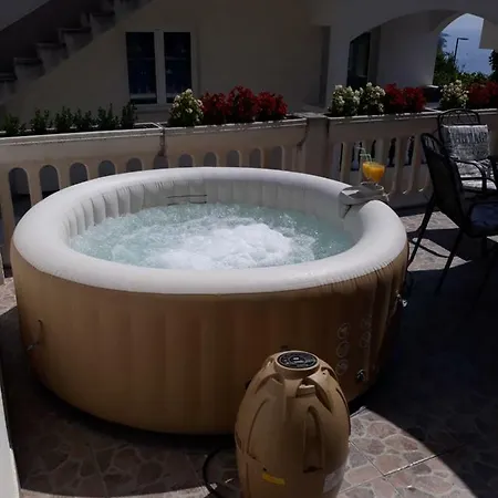 Apartment Lucky With Jacuzzi *