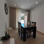 Lucky With Jacuzzi Apartament