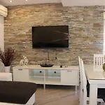 Lucky With Jacuzzi Apartament *