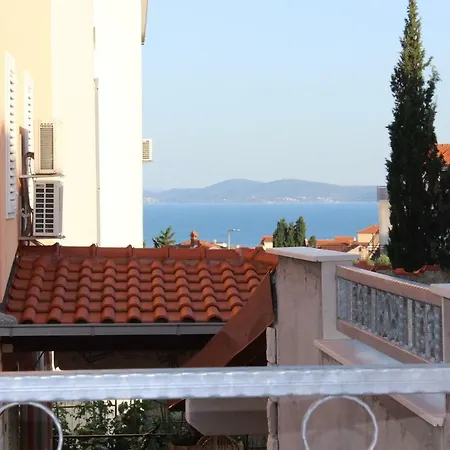 Lucky With Jacuzzi Apartament Trogir